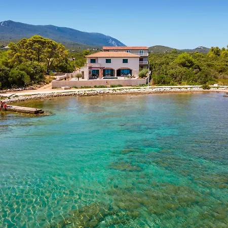 Vikendica Stunning In *